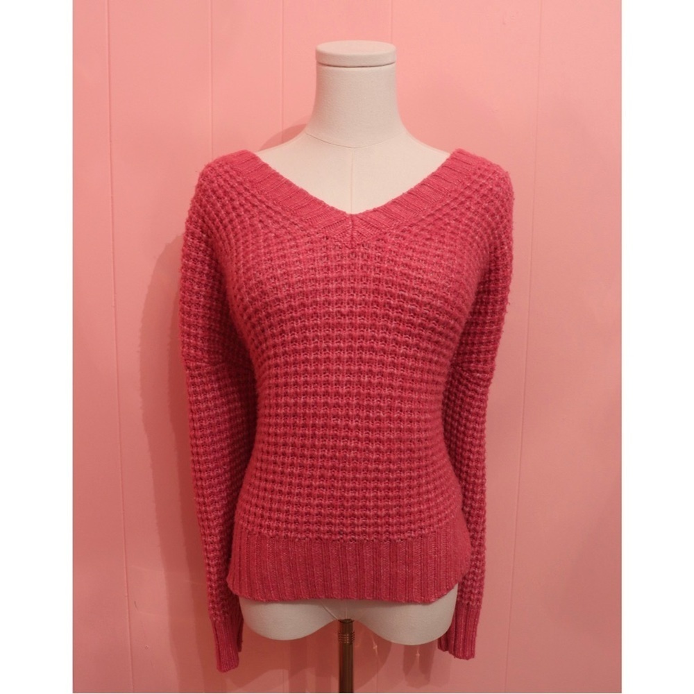 American Eagle Pink V-Neck Sweater